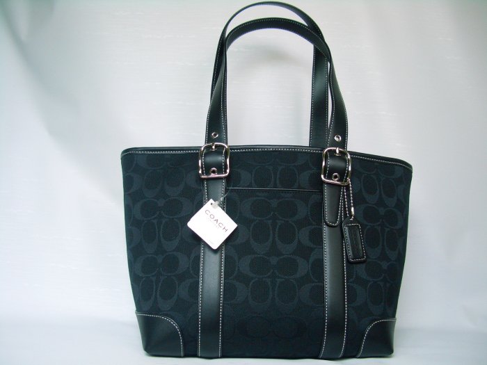 NWT COACH SIGNATURE TOTE BLACK