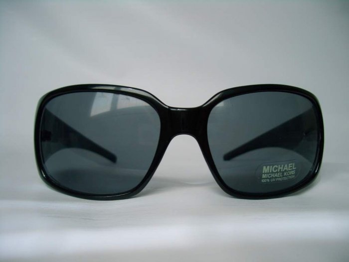 AUTHENTIC MICHAEL KORS BLACK PLASTIC SUNGLASSES