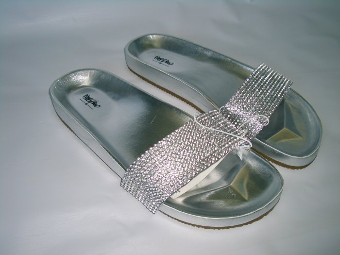 Mossimo Silver Rinestone Sandal