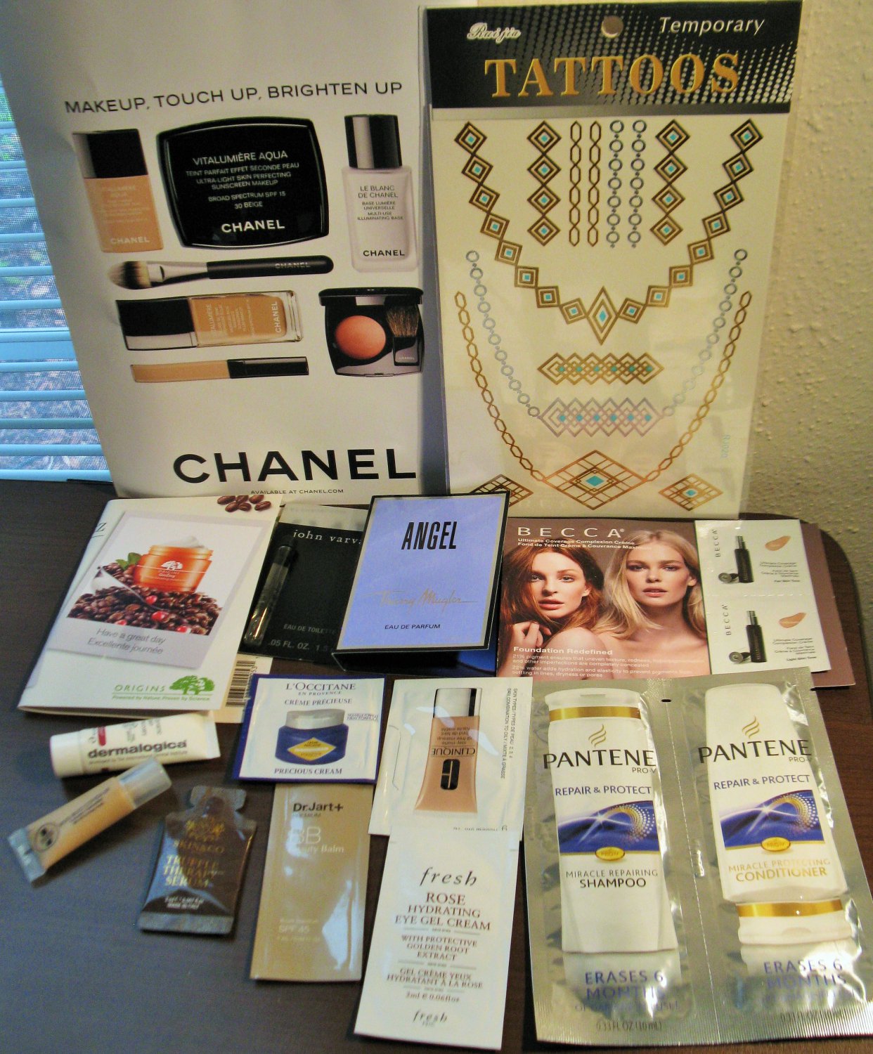 high-end-name-brand-assorted-cosmetics-generous-travel-sample-size-new