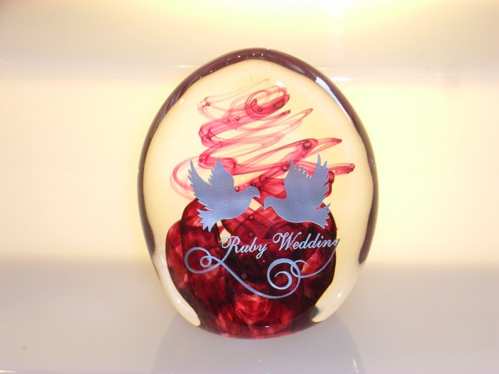 Scottish Borders Art Glass Ruby Wedding Paperweight