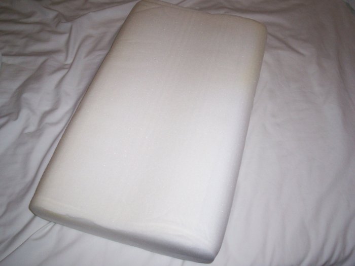MEMORY PERFECT MEMORY FOAM CONTOUR PILLOW 20 X 12 X 4