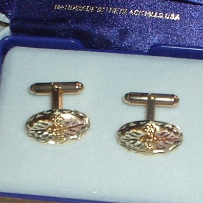 Black Hills Gold 2 Leaves & Grapes Cufflinks