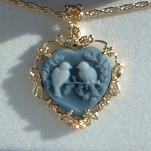 Black Hills Gold Lovebirds Blue Agate Cameo Necklace