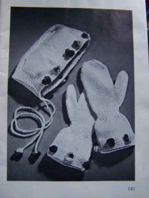 Men&apos;s Argyle Scarf &amp; Socks Knitting Pattern - Knitting Pattern