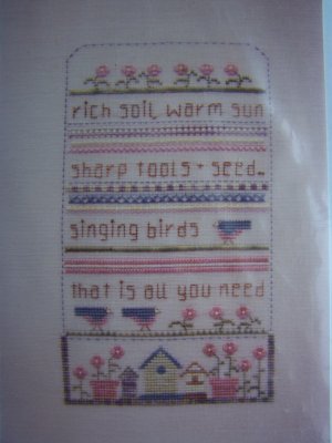 Cross Stitch Addict: FREE Cross Stitch Pattern - 'Spring Flowers'