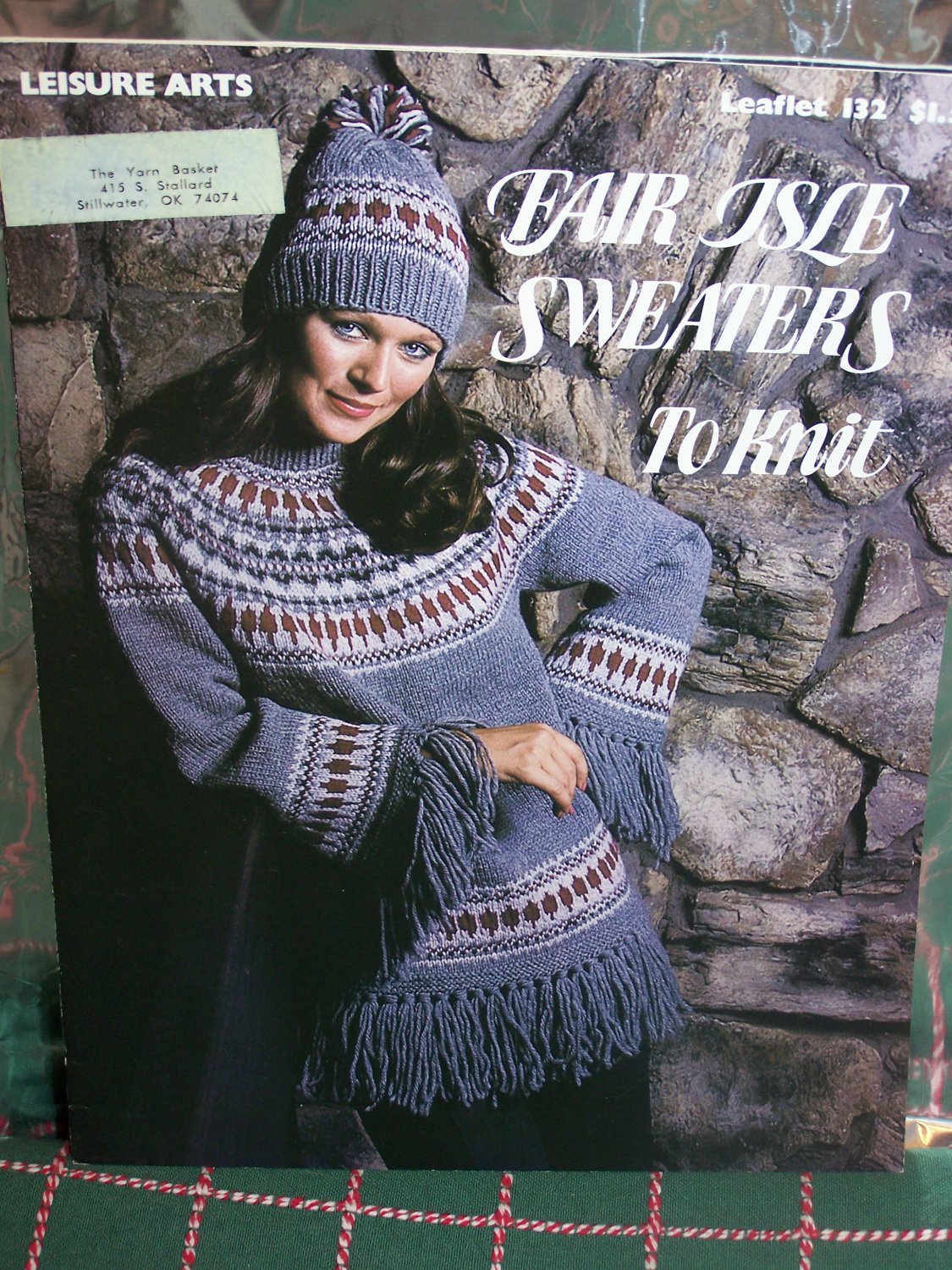 1970s Vintage Fair Isle Sweater Knitting Patterns Men Women Christmas St...