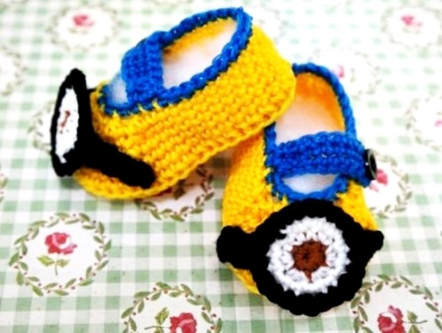 Crochet Handmade Minion Mini Booties Baby Shower Favors