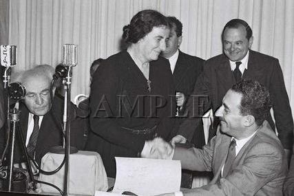 Israeli prime minister David Ben Gurion with Golda Meir & Moshe Sharet wonderful photo still #14