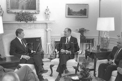 Israel & U.S president Chaim Herzog with U.S. President ronald reagan wonderful photo still #8