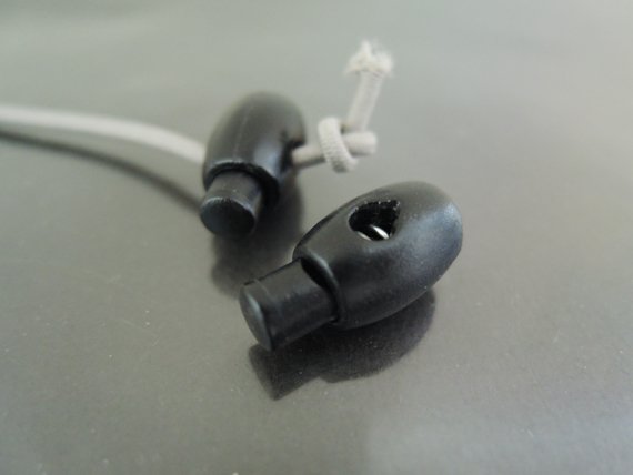 Finding - 2 pcs Black Plastic End Lock Cord Stopper