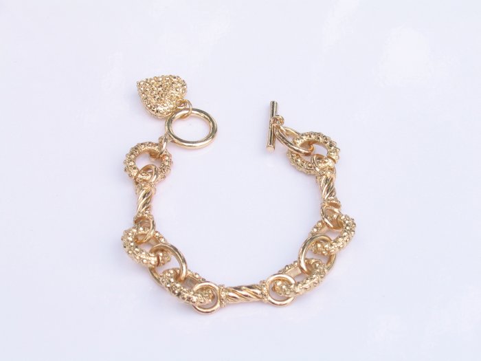 JB02 Rhinestone Heart GoldTone Bracelet $13.99