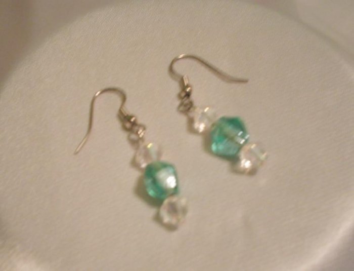 LIGHT GREEN & CRYSTAL EARRINGS