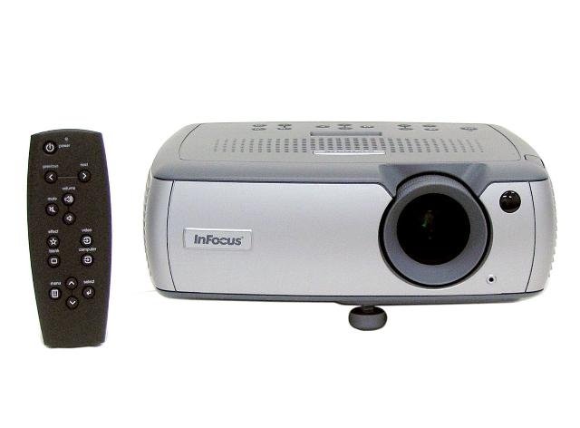 InFocus LP540 LCD Projector