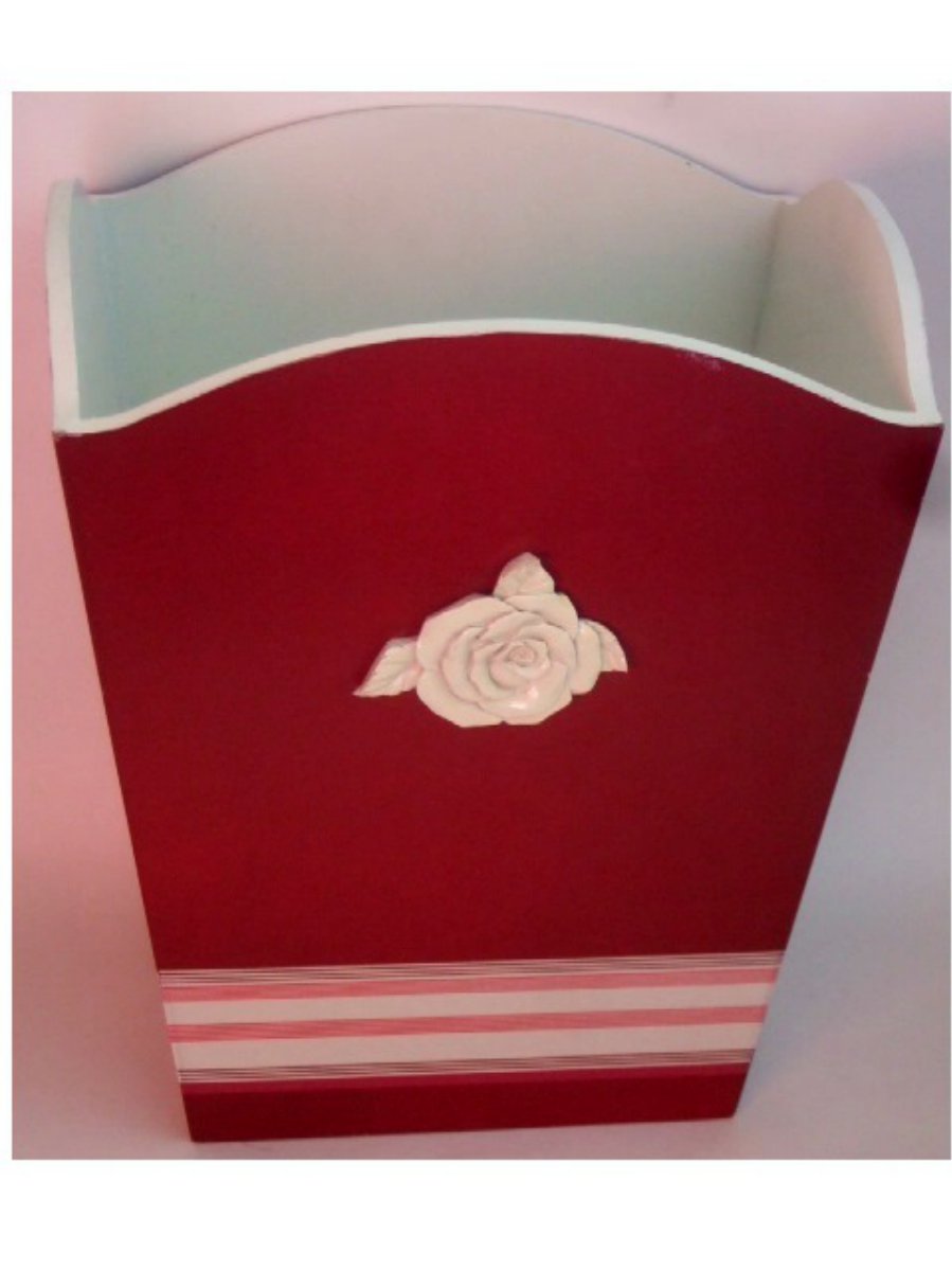 Country Living Red Wastebasket White Rose