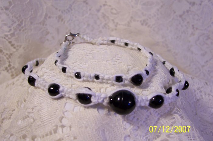 J10- Black and White Set.