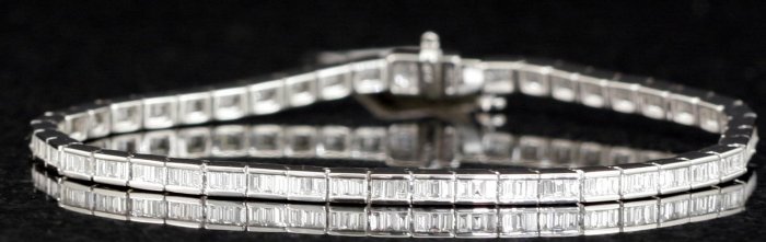 Diamond tennis bracelet