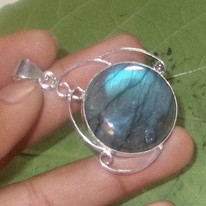 Blue Flashing Pendant - Labradorite Pendant Artisan Pendant - Best Gift Jewelry