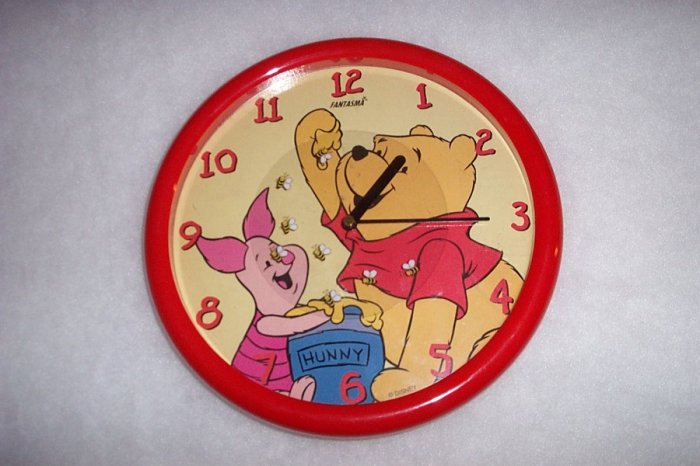 WINNIE THE POOH CLOCK!! FREE SHIPPING