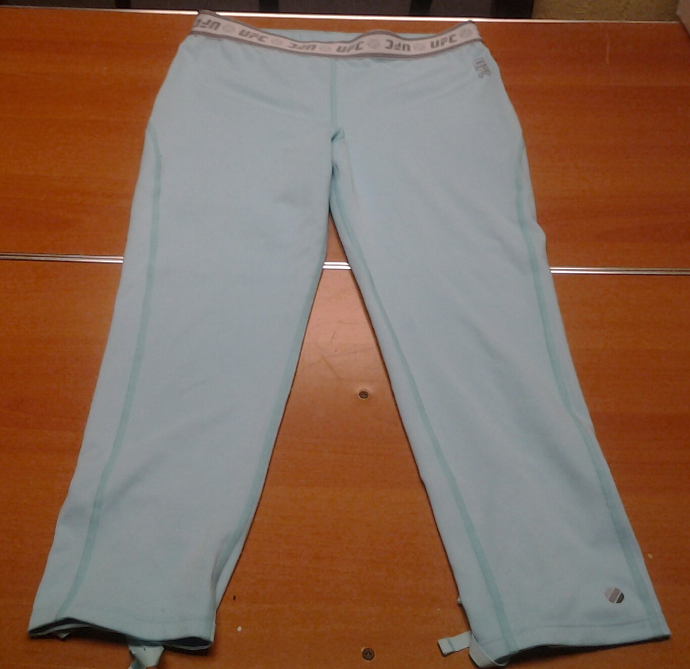 Ladies UFC Capri yoga pants light blue womens Medium