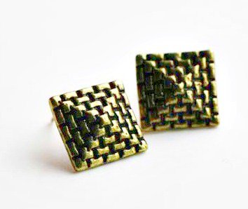 Vintage Pyramid Shaped Stud Earrings (Bronze)