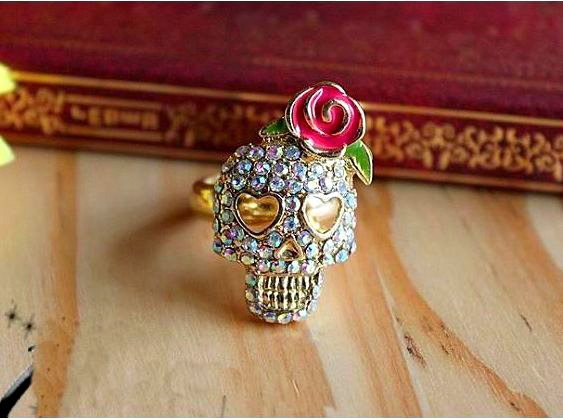 Vintage Lady Skeleton Head Ring