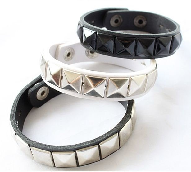 Black Square Pyramid Rivet Leather Bracelet (with Black Button)