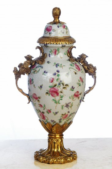 FLORAL PORCELAIN HAND PAINTED URN WITH LID AND ANTIQUE ROSES SHAPED BRASS, BRAND NEW!