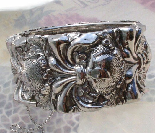 WHITING & DAVIS Vintage WIDE Silver FLORAL Clamp BRACELET
