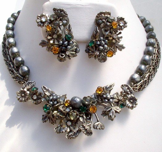 DeMARIO Vintage Faux BAROQUE PEARL Rhinestone NECKLACE EARRINGS Demi