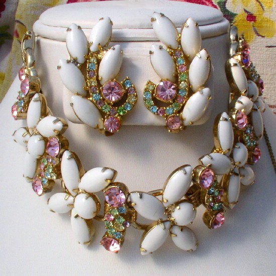 SPARKLING D&E JULIANA Milk Glass & MULTI COLOR PASTEL Rhinestone BRACELET EARRINGS Demi