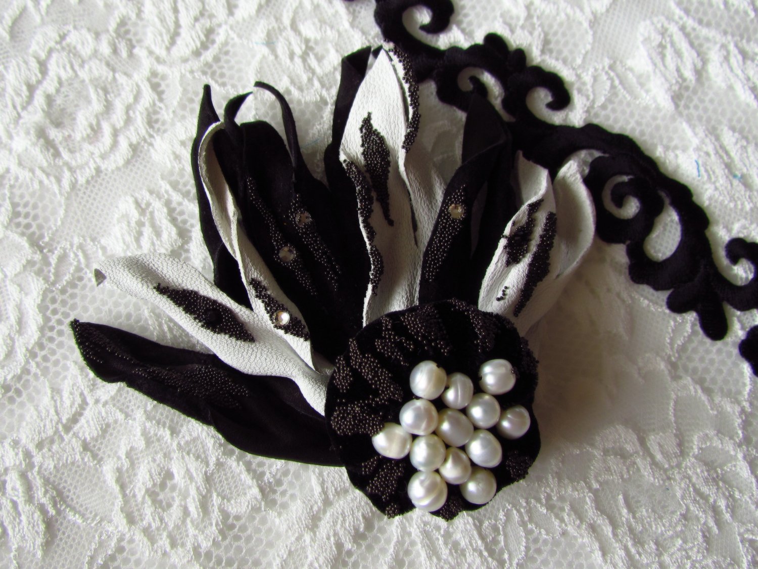 Brooch "PIANO"