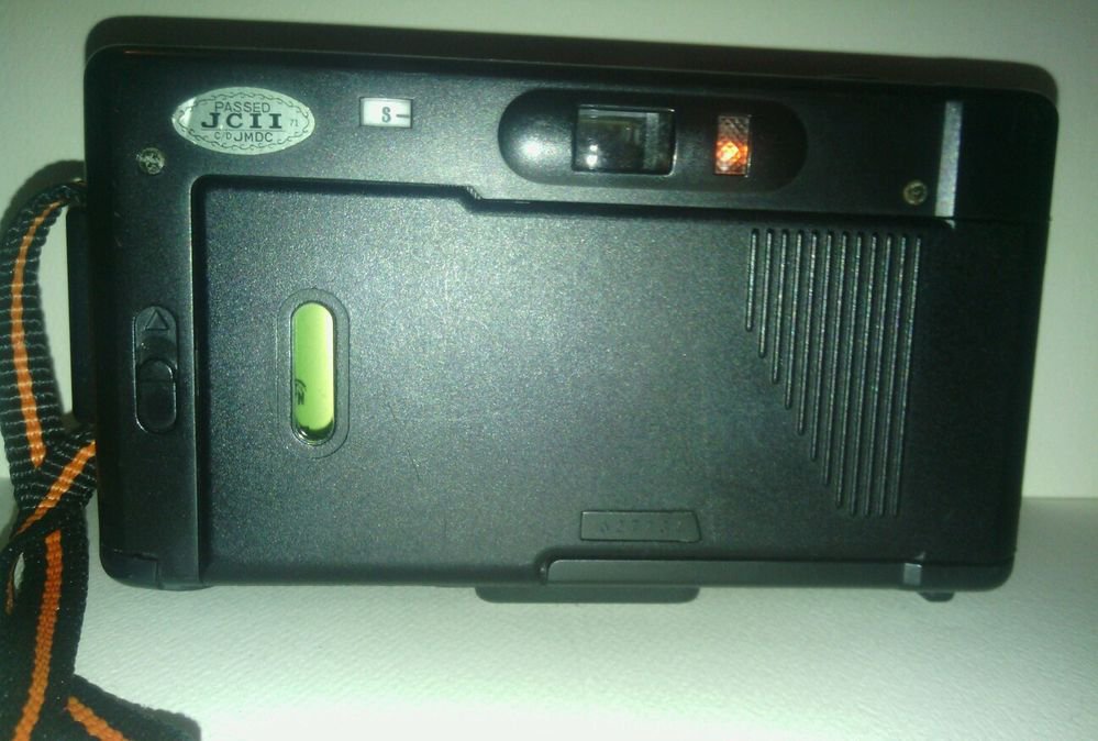CHINON AUTO GX TELE-WIDE FILM CAMERA WITH STRAP**NOT FULLY TESTED**AS IS