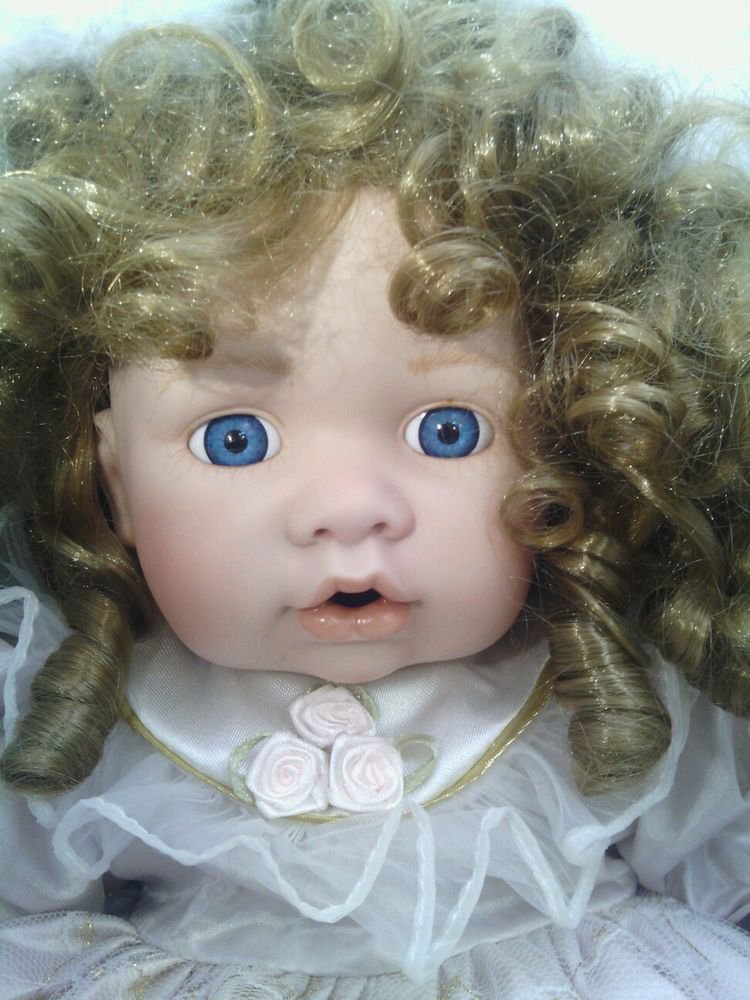 GC**PORCELAIN ANGEL**WHITE & GOLD**16' LENGTH
