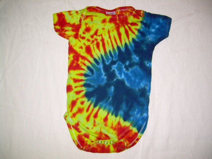 Tie Dye Onesie ShortSleeve Large (9-12 months) (27-34 lbs) #16