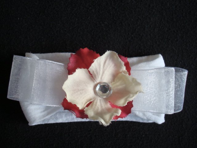 Chelsea BOW/Red and Cream on White Band