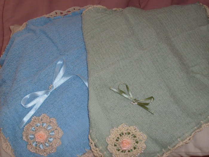 crocheted laced wash cloth's