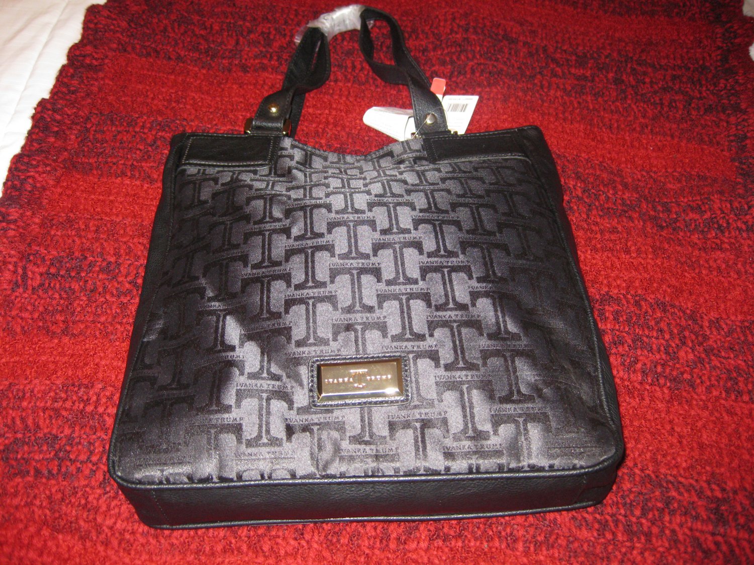 Sold*** Ivanka Trump Handbag Ava Shopper *** Sold***