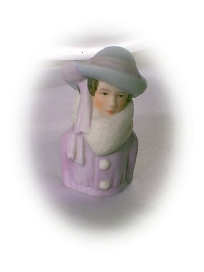 Avon Fashion Silhouettes Thimble 1923 Lady