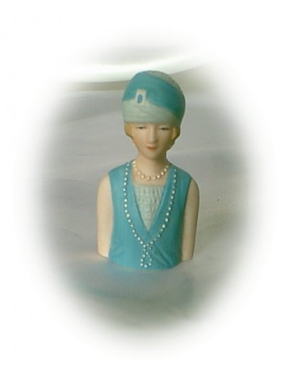 Avon Fashion Silhouettes Thimble 1927 Lady
