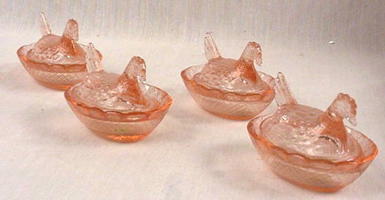 Set of 12 Mini Pink Hen on Nest - 6609