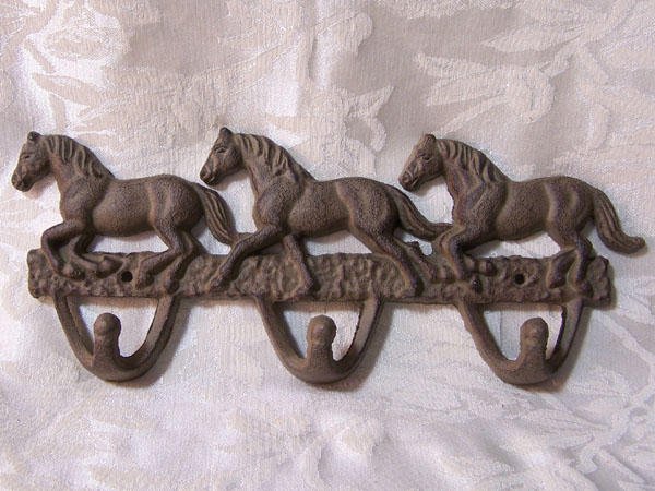 Horse Hook Rusty Cast Iron 3 Hooks Wall Hanger - 01538R