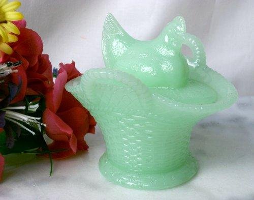 Chicken On Basket Hen on Nest Jadeite Glass Green - 16697