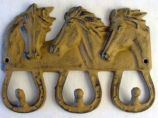 Rustic Brown Cast Iron 3 Horse Hook Wall Rack - 01512