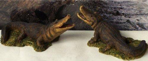 Country Artist Alligators Figurines Set of 2 Pieces -4257