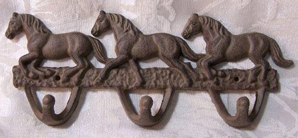 Horse Hook Rusty Cast Iron 3 Hooks Wall Hanger - 01538R