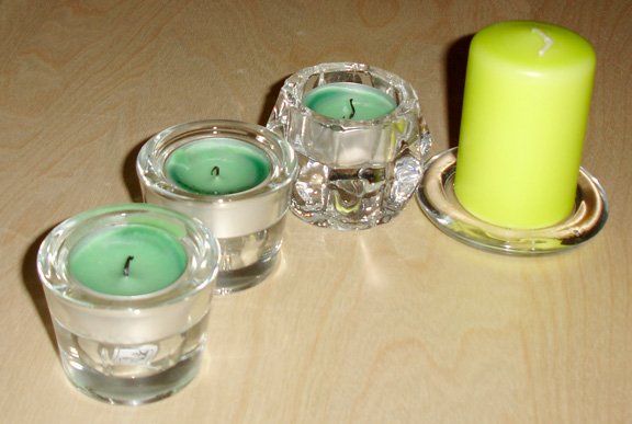 miscellaneous candle holders set