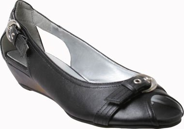 Wholesale Women's Shoes ($13.80 per pair.)