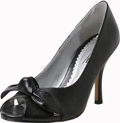 Wholesale Women's Shoes ($13.80 per pair.)
