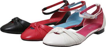 Wholesale Women's Shoes ($13.80 per pair.)
